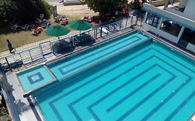 Paradise Beach Resort&Diving school